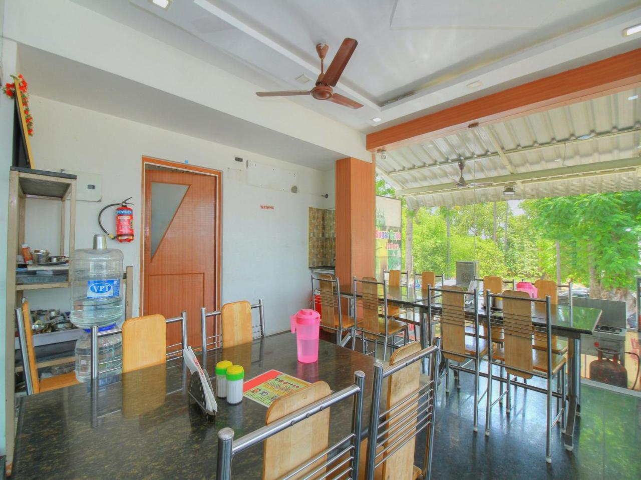 Oyo 15948 Hotel Srees Tiruchirappalli 외부 사진