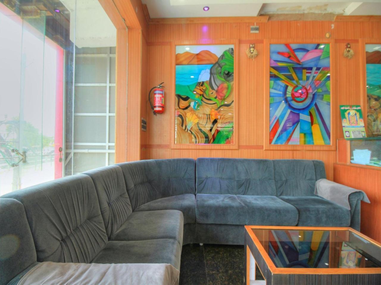 Oyo 15948 Hotel Srees Tiruchirappalli 외부 사진